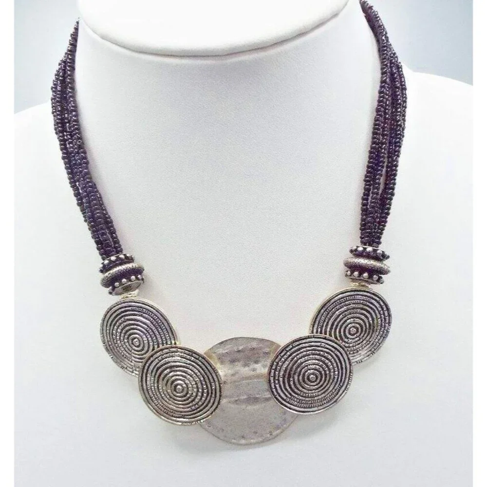 Chico's Sevilla Silver Tone Etched Medallions Black Seed Bead Necklace 20" - Picture 5 of 6